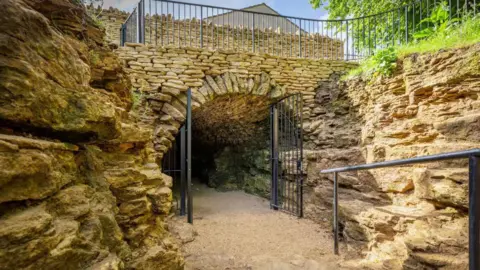 Casper Farrell A grotto