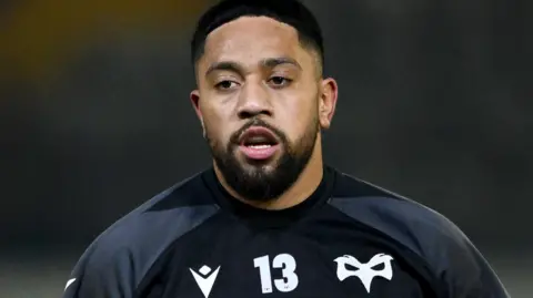 Phil Cokanasiga wearing Ospreys training kit