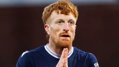 Dundee captain Simon Murray