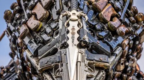 Peter Robinson Close up of the sculpture