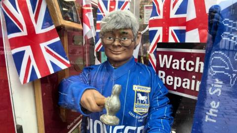 Shop mannequin wear blue Ipswich Town shirt