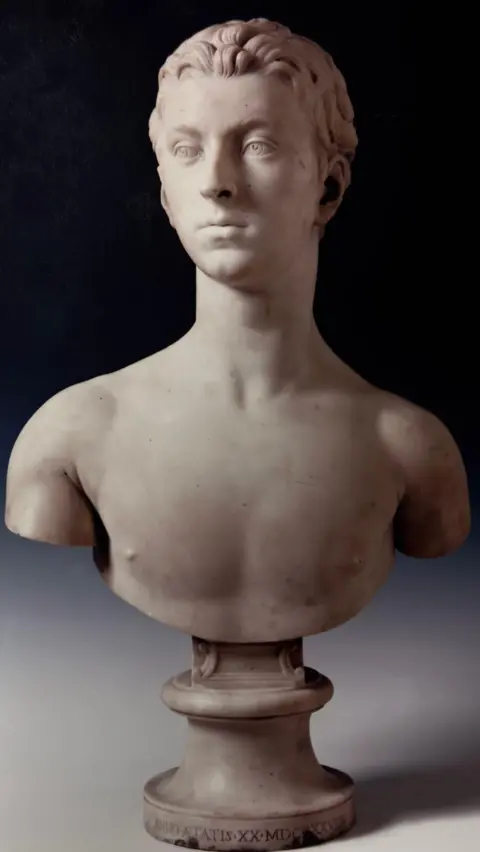 Highland Council Sir John Gordon bust