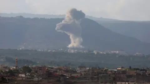 Reuters Smoke rises on the Lebanese side of the border with Israel near Tyre, southern Lebanon, 22 September