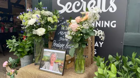 A floral tribute to a late actress. 