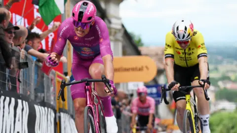 Mads Pedersen holds off Wout van Aert at the finish