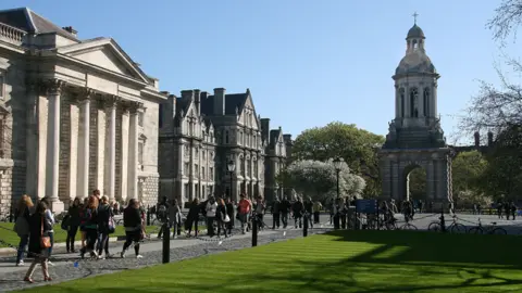 Trinity College Dublin Trinity College Dublin 