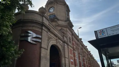 The front of Leicester railway station facing London Road