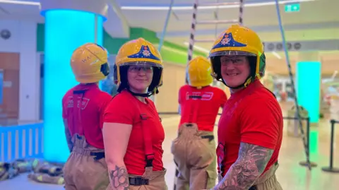 Edd Smith/BBC Firefighter recruits