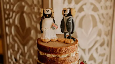 Leafe Hayes Photography Derby County wedding cake toppers