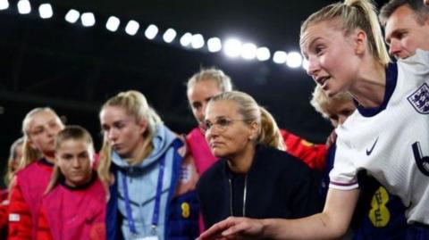 Leah Williamson delivers a post-match team talk