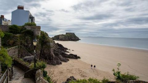 Tenby South Beach on a cloudy day