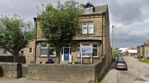 Google 207 Cutler Heights Lane, Bradford