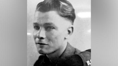 Bill Gladden in military uniform aged 20