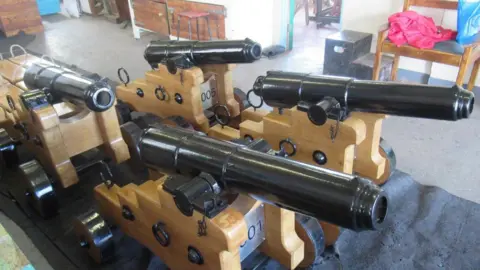 Government of Jersey Cannon on carriages