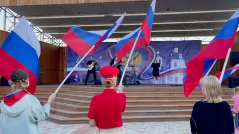 Russians waving flags in Aleksin