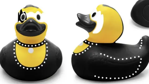 Duck About Town A duck as Robbie Williams 