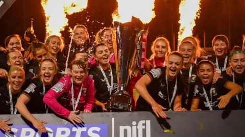 Glentoran celebrate winning the Women's Premiership title