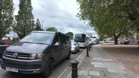 A line of cars and a coach in Southampton city centre