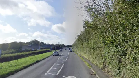 Google A view of the  A386  near Roborough