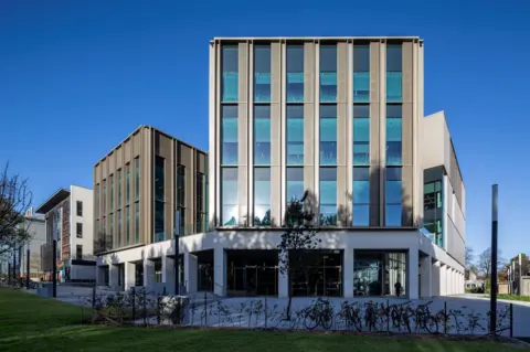 Keth Hunter The Nucleus Building - a boxy glass and steel university building