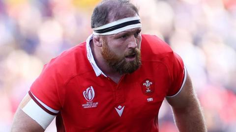 Prop Henry Thomas in action for Wales