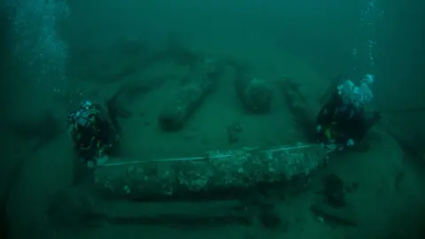Norfolk Historic Shipwrecks Divers at the shipwreck of the Gloucester.