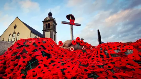 Macduff Parish Church poppy display