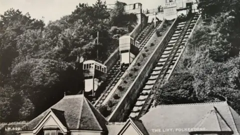 Leas Lift Company A black and white photograph of the lift showing both carriages about to pass each other.