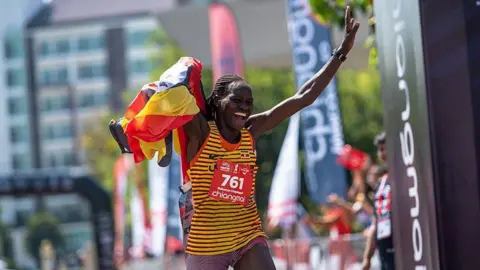 Federación de Atletismo de Uganda Rebecca Cheptegei