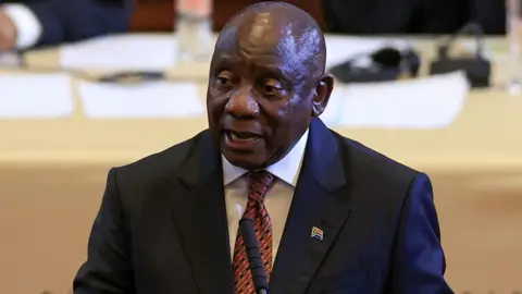 ESA Alexander / Reuters Presiden Afrika Selatan Cyril Ramaphosa berbicara di pidato negara bagian di Parlemen di Cape Town.