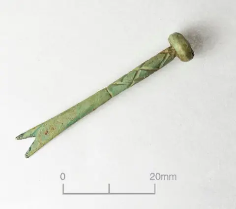  National Highways/OCA The Roman nail clipper uncovered from the arachaeological dig