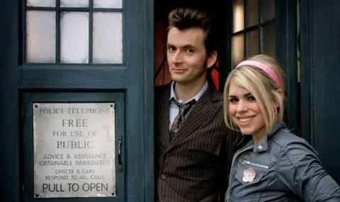 Bille Piper alongside David Tennant's Doctor