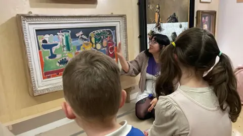 BBC Children looking at art