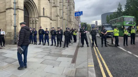 Manchester Leftist Action  Police at University of Manchester campus 