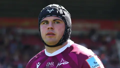 Alfie Longstaff in action for Sale Sharks