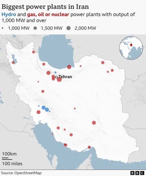 A map showing the largest hydro and gas, oil or nuclear power plants in Iran