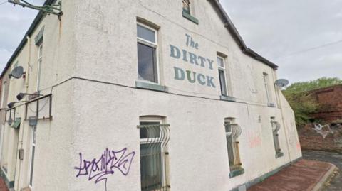 The Dirty Duck pub exterior