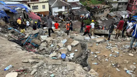 Sierra Leone Building collapse in Freetown kills eight 