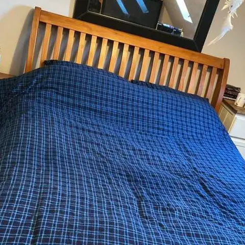 Scott Lynch/SWNS Scott Lynch's bed