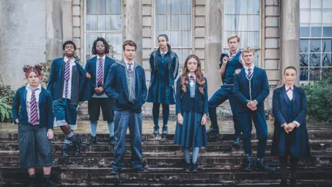 Picture of the cast of Crookhaven