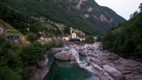 Giovanni Mereghetti/UCG/Universal Image Group in der Schweiz. Kanton Tessin. Lavertizo