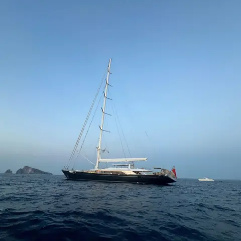     Mateo Brenninkmeijer Image of the Bayesian super yacht before it sank