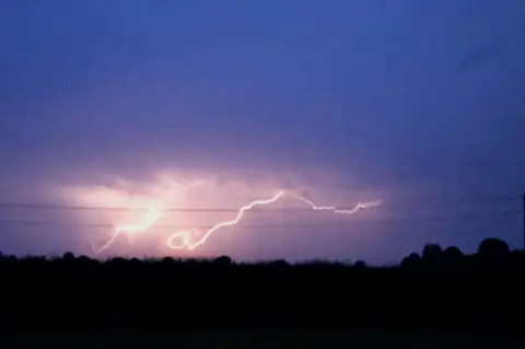 Weather Watchers/clcSimon Lightning in the sky above Wolverhampton