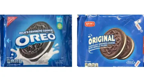 A picture of the Oreo biscuits and the Aldi biscuits side-by-side