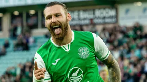 Hibs' Martin Boyle celebrates