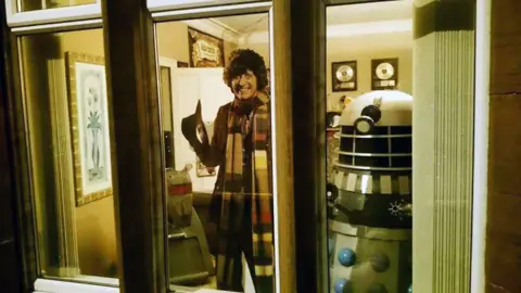 Davie Kirkwood dalek in window