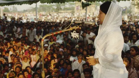 Getty Images Khaleda Zia campaigning in Dhaka, Bangladesh, 12 February 1991