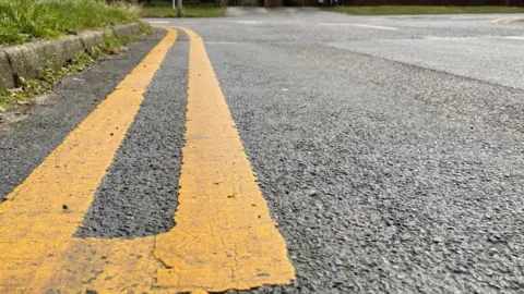 Nottinghamshire County Council Double yellow lines