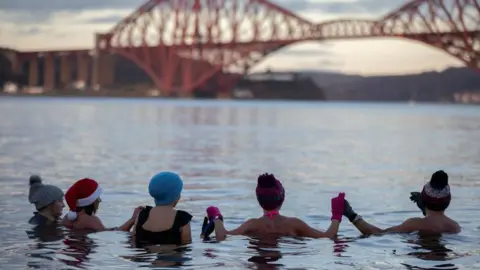 Gavin Dougan  Swimmers in South Queensferry