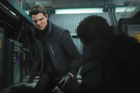 IO Interactive Actor Patrick Gibson as a younger James Bond in new video game
